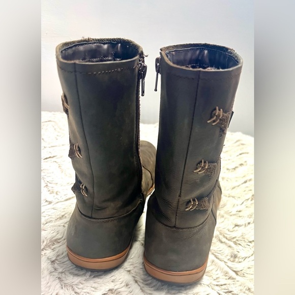 Merrell Ashland Seal Brown Waterproof Boot
Mid-Calf Performance Hiking 
Size 9 - Picture 4 of 6